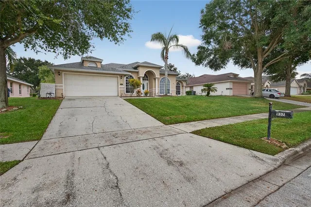 $449,990 | 937 Cumberland Circle, Minneola, FL 34715