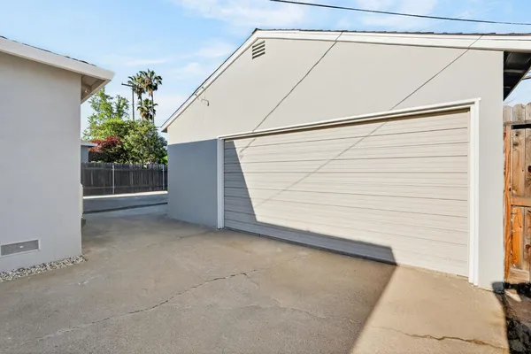 $459,999 | 5250 Emerson Road, Sacramento, CA 95820