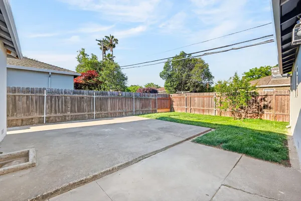 $459,999 | 5250 Emerson Road, Sacramento, CA 95820