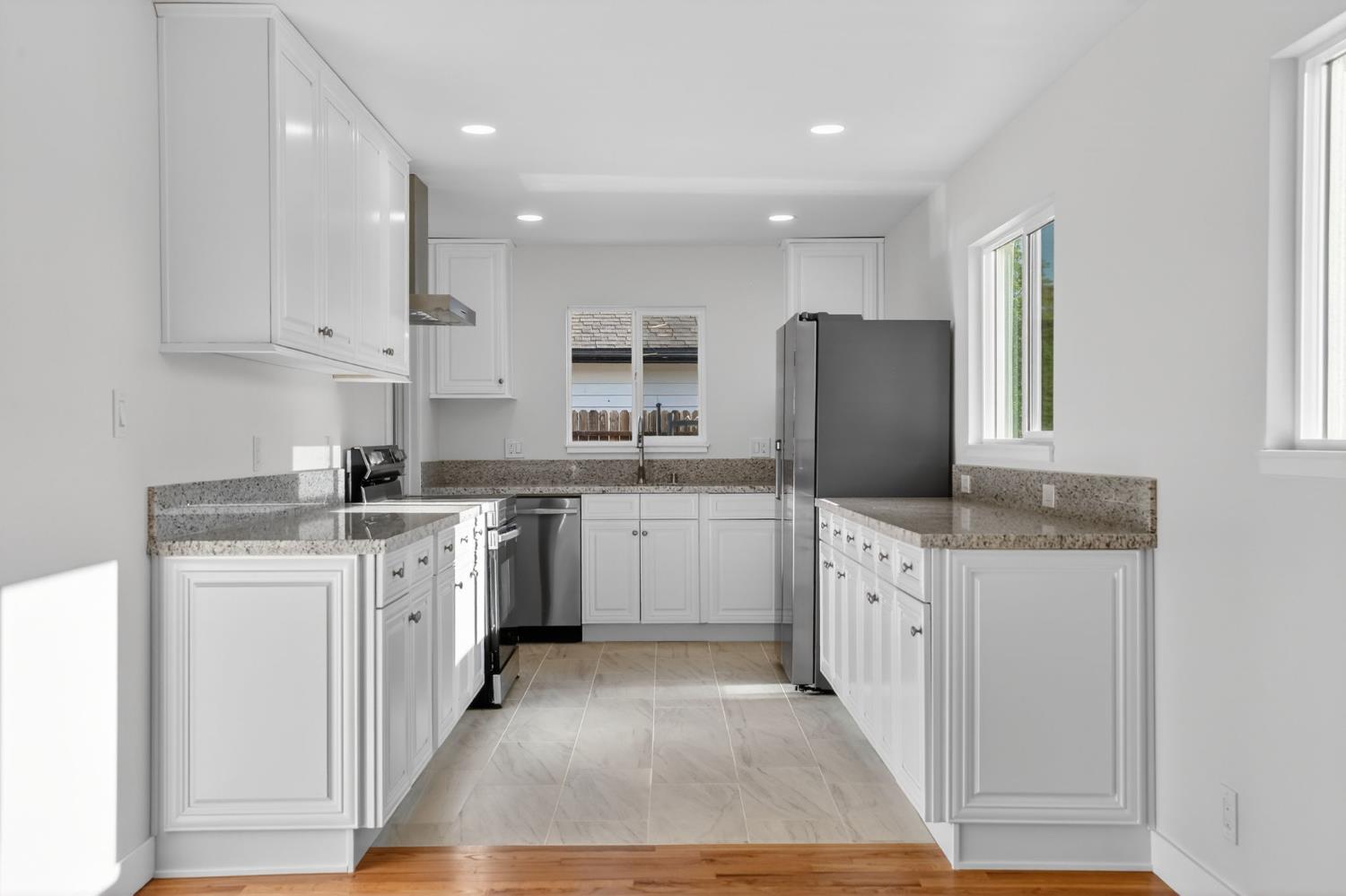 5250 Emerson Road Sacramento, CA 95820 - Photo 3 of 18