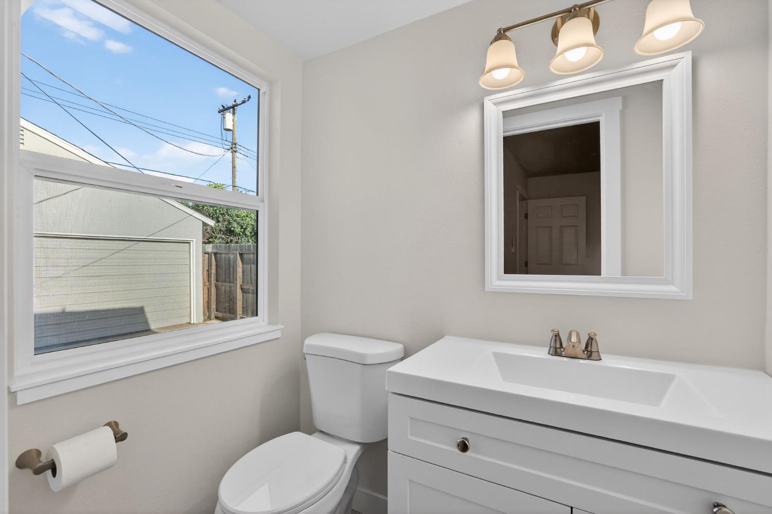 5250 Emerson Road Sacramento, CA 95820 - Photo 6 of 18