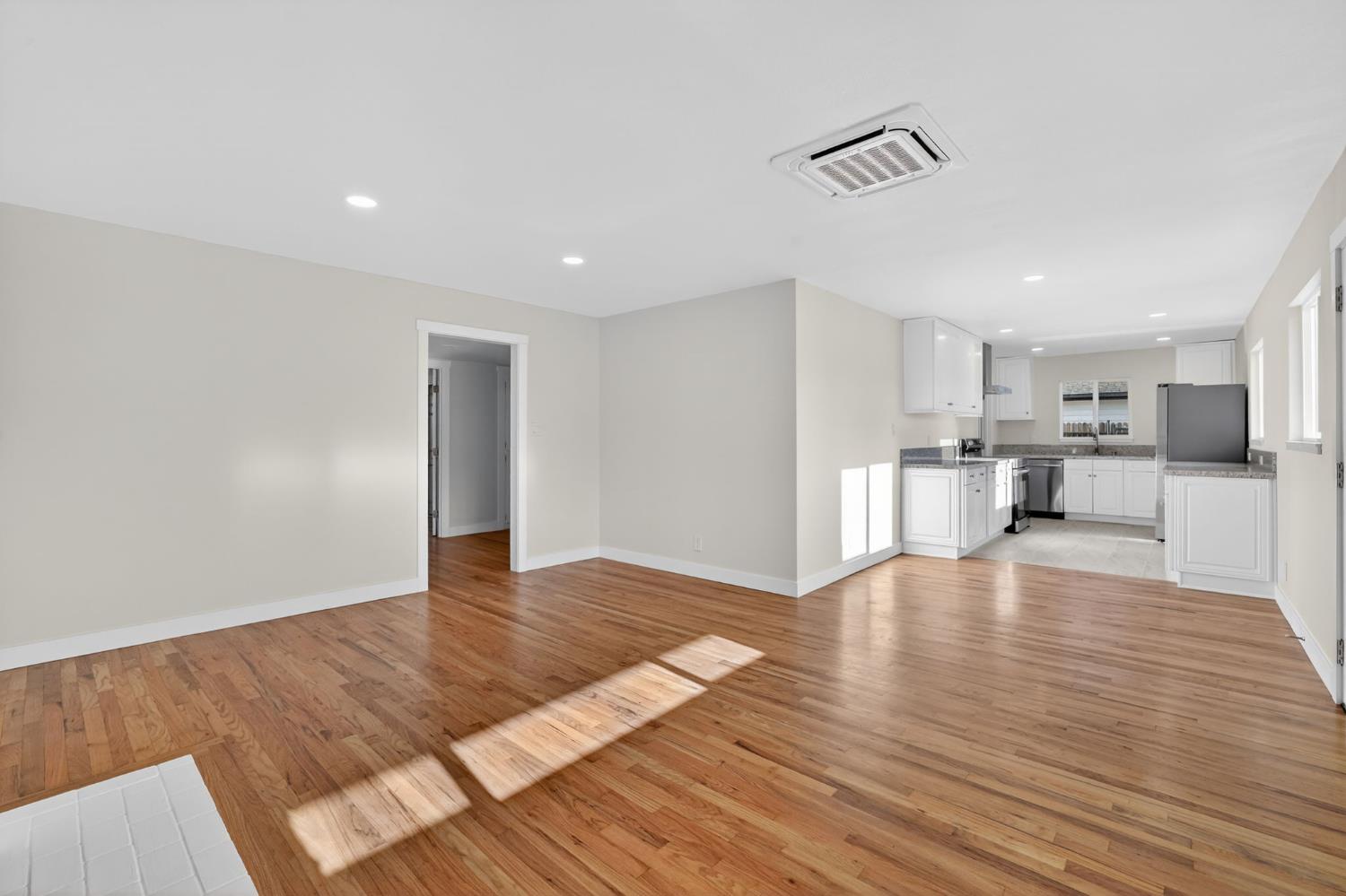 5250 Emerson Road Sacramento, CA 95820 - Photo 10 of 18