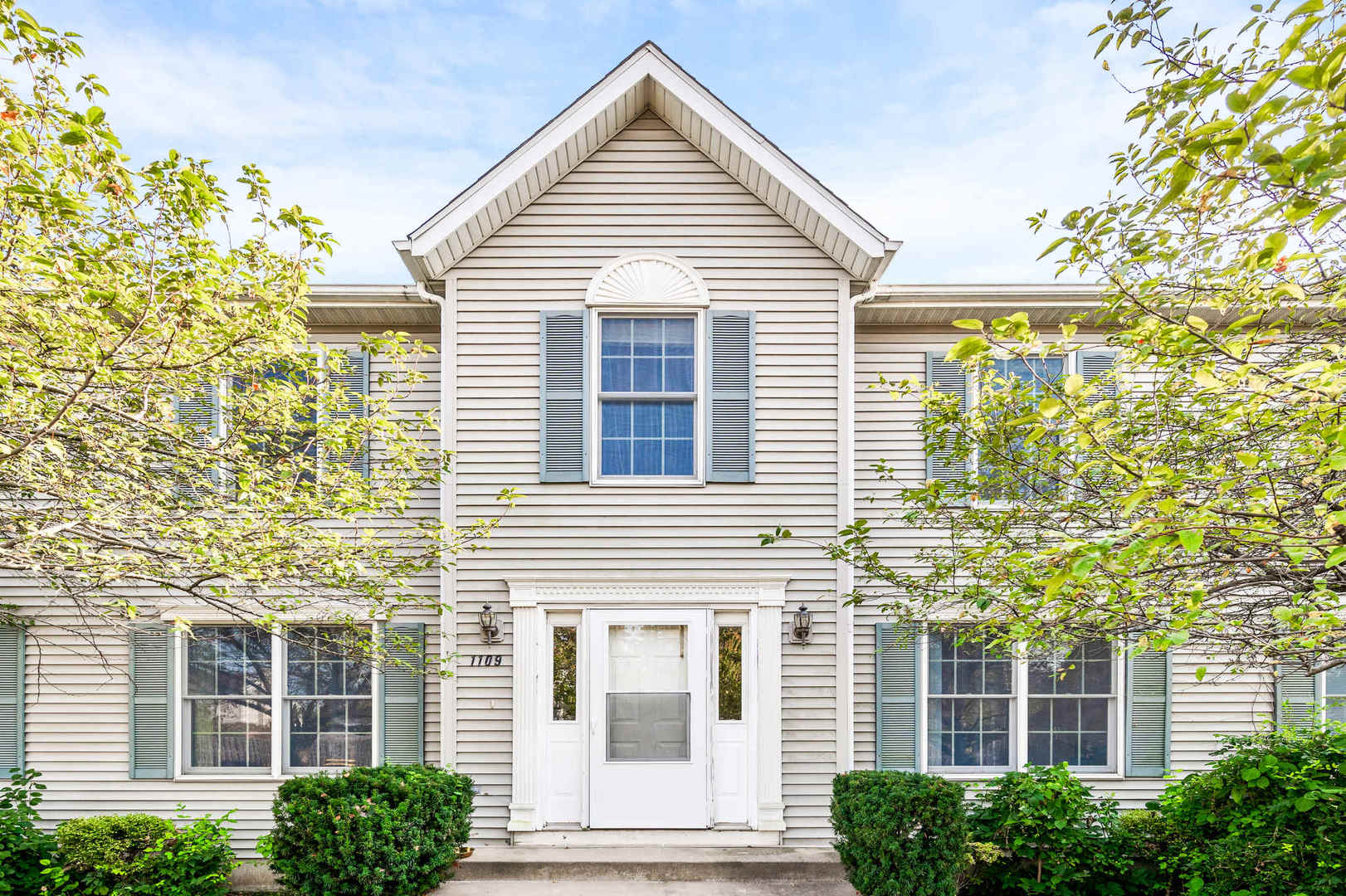 1109 East Shelbourne Drive Normal, IL 61761 - Photo 33 of 33 front view of a house