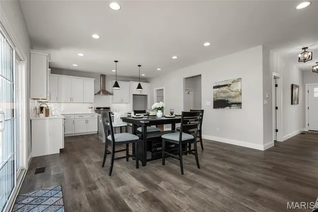 $679,900 | 9239 Merritt Avenue, Rock Hill, MO 63144