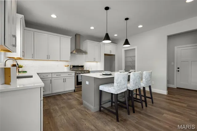 $679,900 | 9239 Merritt Avenue, Rock Hill, MO 63144