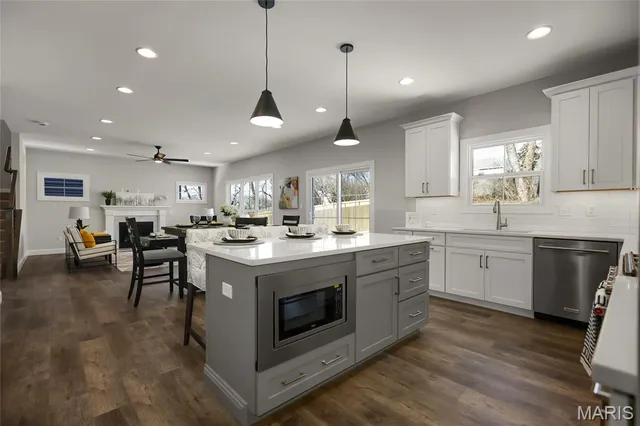 $679,900 | 9239 Merritt Avenue, Rock Hill, MO 63144