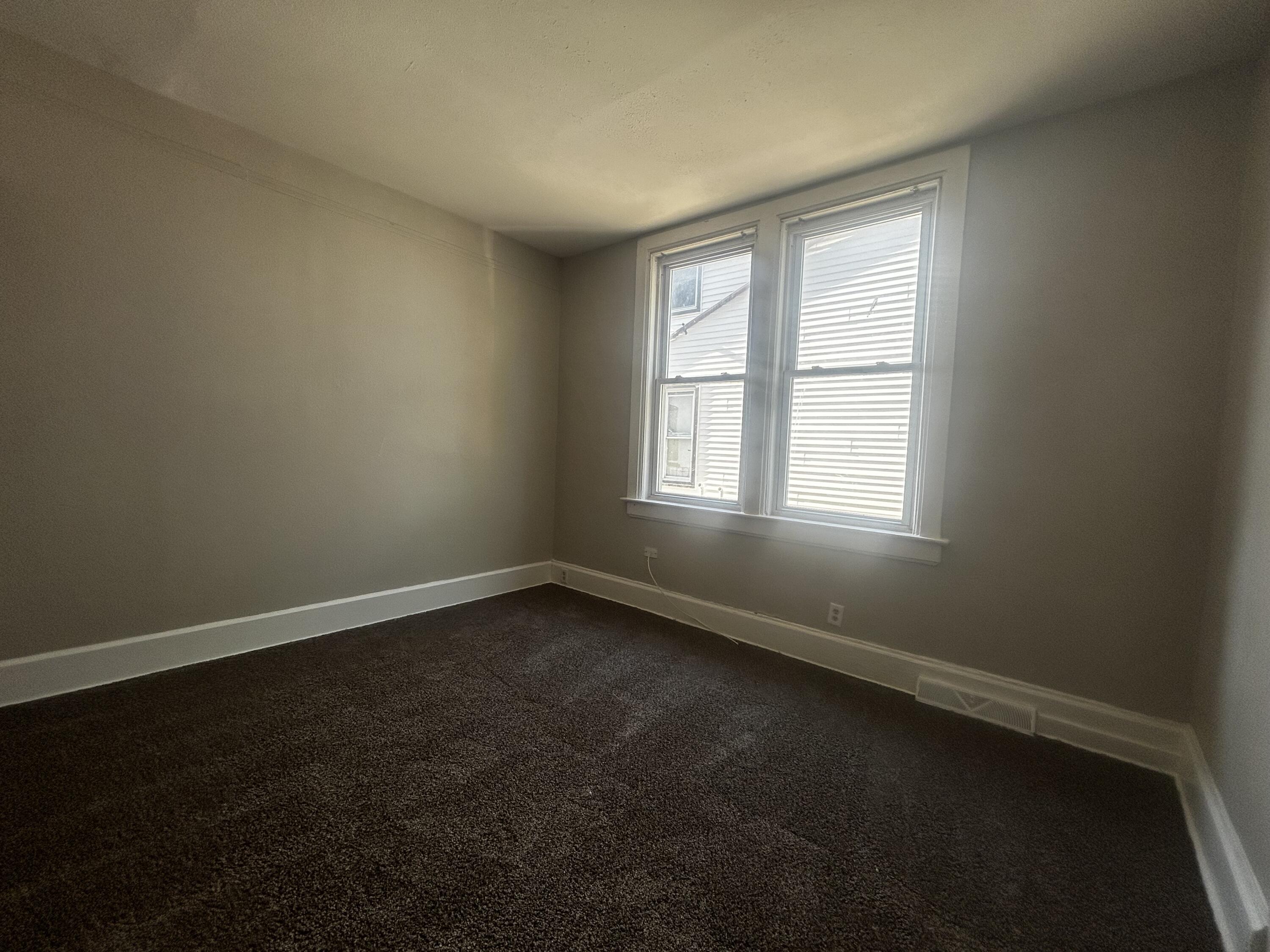 1518 Geneva Street Racine, WI 53404 - Photo 5 of 17 IMG_7687
