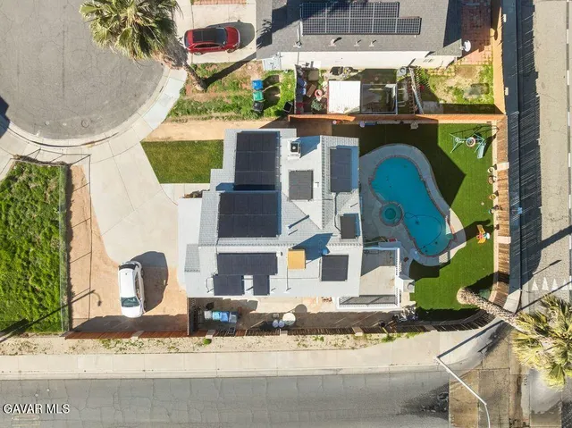 a building view with outdoor space