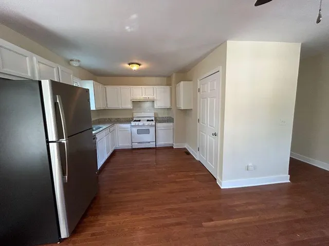 $3,250 | 61 Cooper Street, Unit A, Charleston, SC 29403