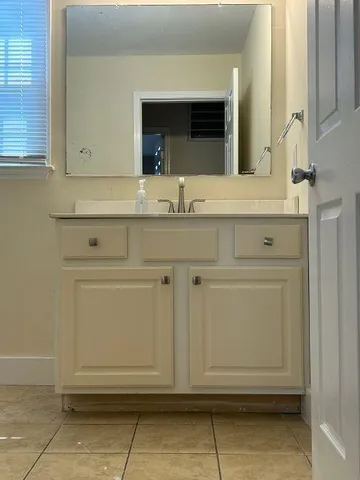 $3,250 | 61 Cooper Street, Unit A, Charleston, SC 29403