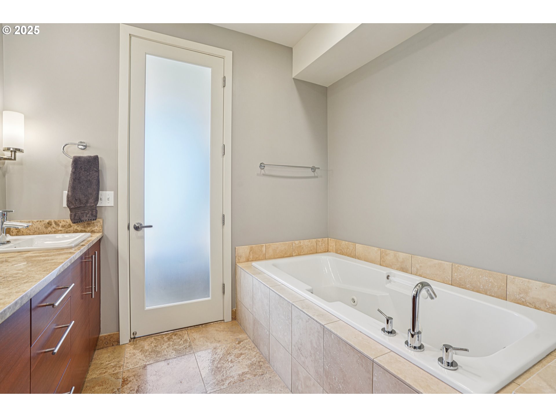 1740 Northwest Riverscape Street Portland, OR 97209 - Photo 26 of 48