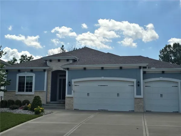 $550,000 | 4520 Southwest Nautilus Place, Lee's Summit, MO 64082