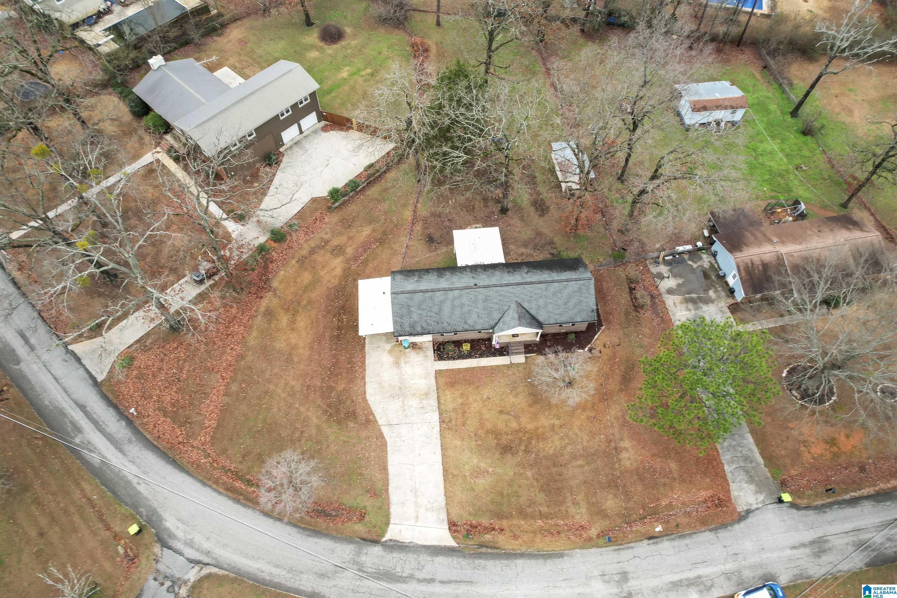 832 Center Point Road Sylacauga, AL 35151 - Photo 4 of 33