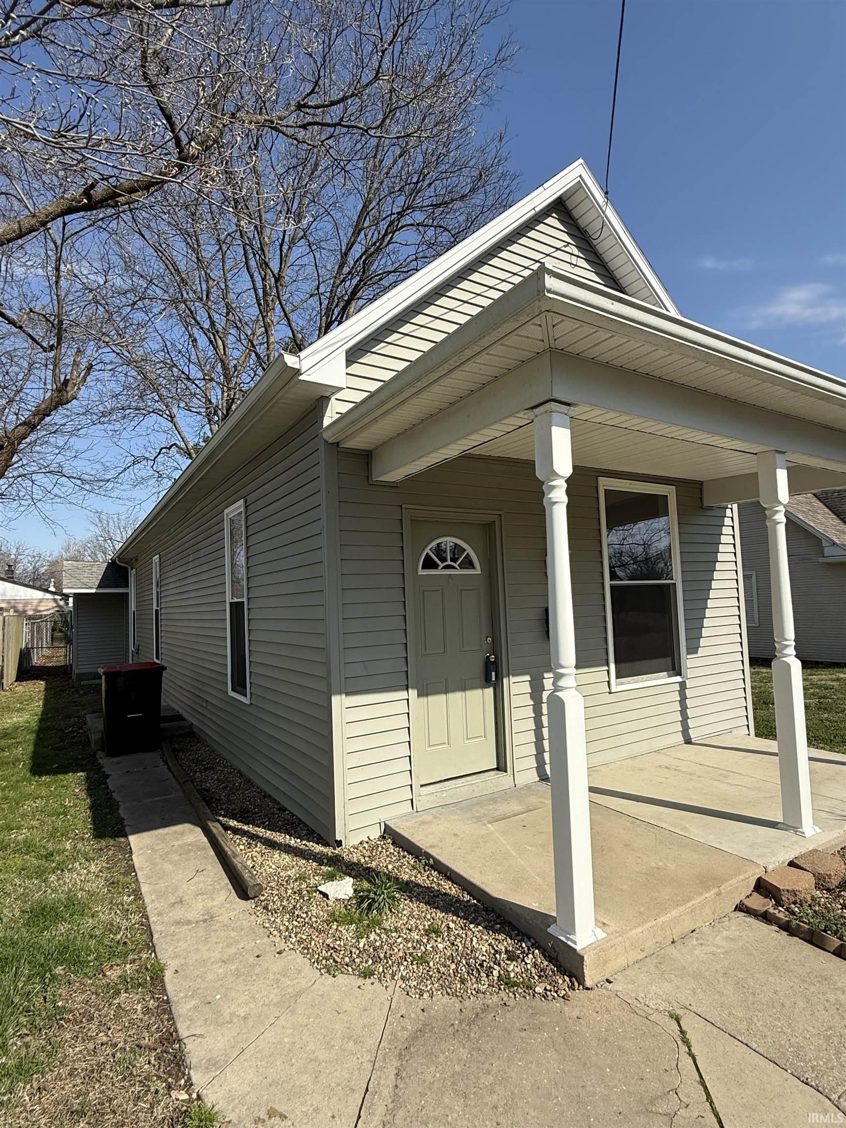910 Mulberry Street Mount Vernon, IN 47620 - Photo 3 of 24