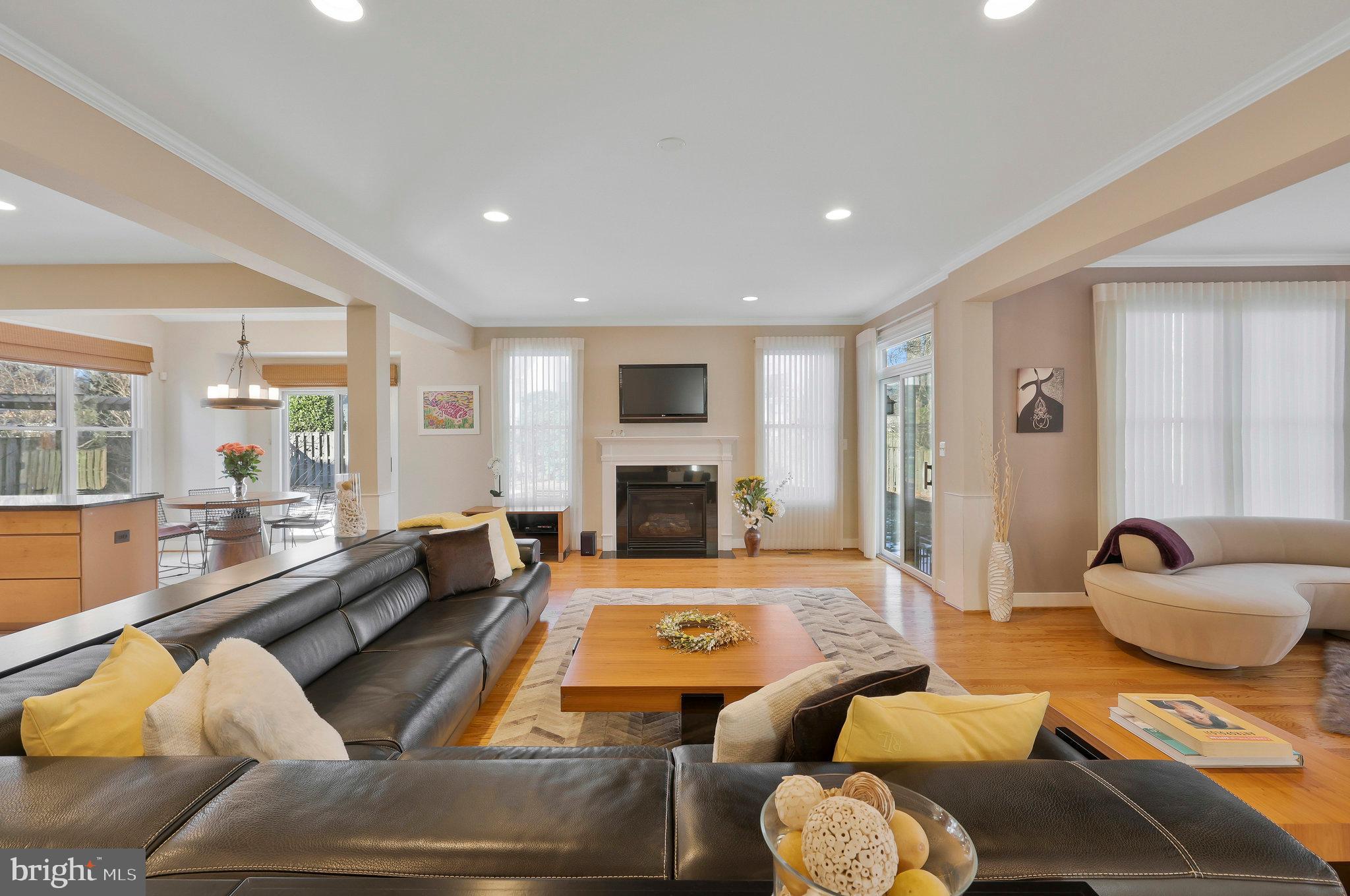 5922 Chesterbrook Road McLean, VA 22101 - Photo 20 of 82 Family Room w Gas Fireplace