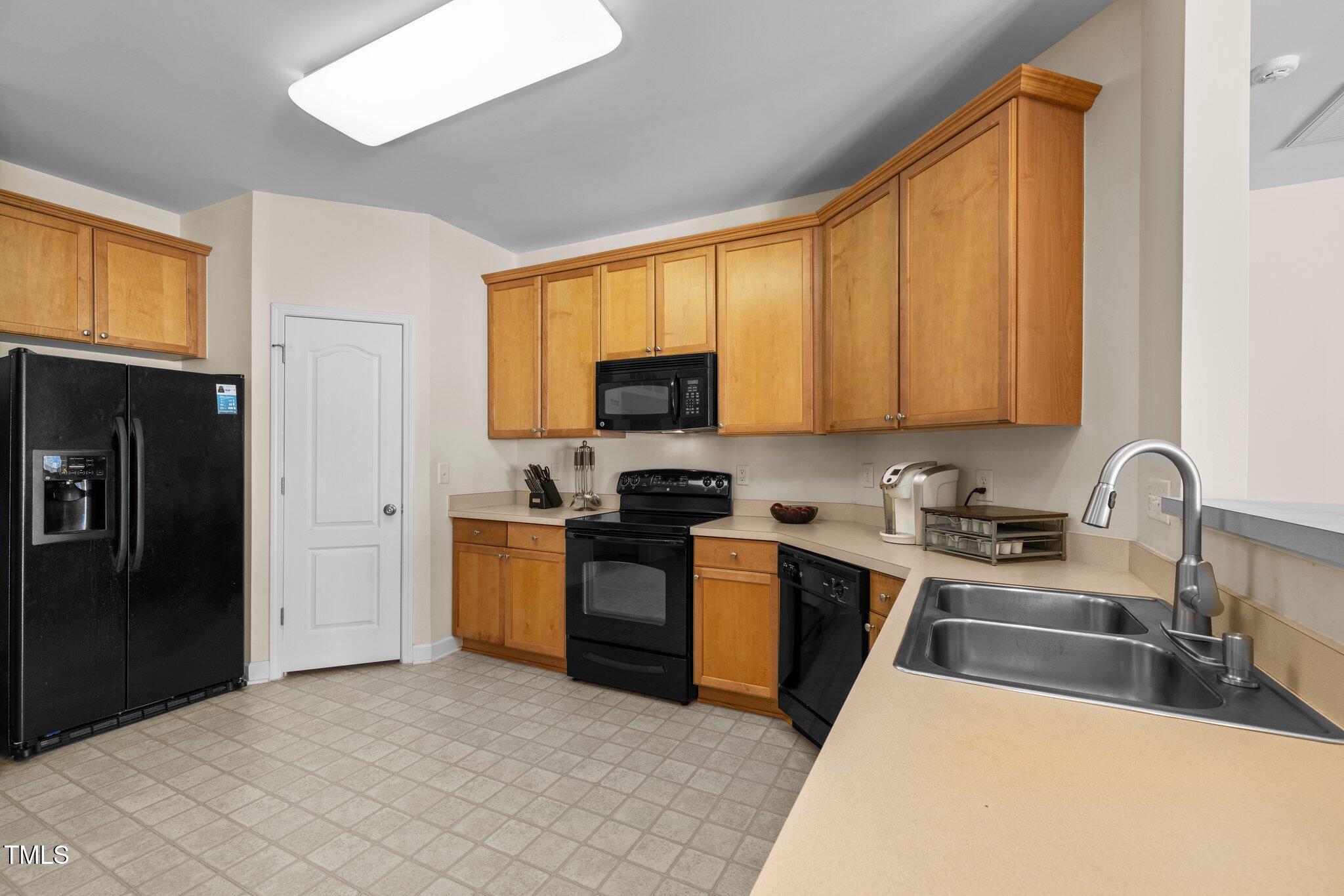 2118 Stoney Spring Drive Raleigh, NC 27610 - Photo 8 of 30 12-web-or-mls-5Z8A8169