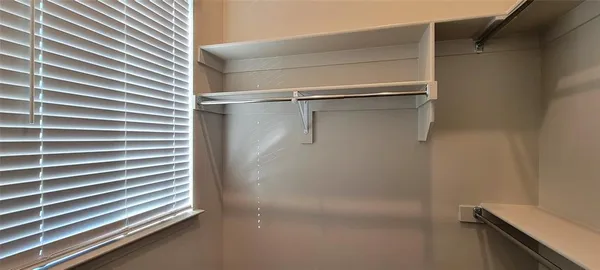 $2,495 | 424 4th Street, Argyle, TX 76226