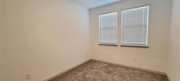 $2,495 | 424 4th Street, Argyle, TX 76226