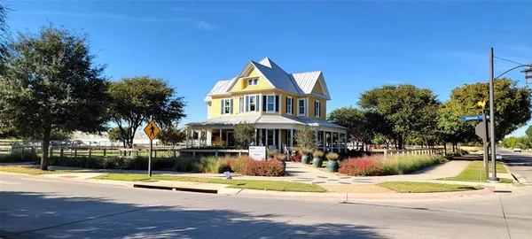 $2,495 | 424 4th Street, Argyle, TX 76226