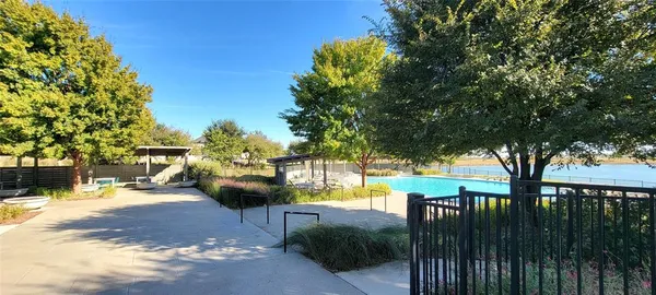 $2,495 | 424 4th Street, Argyle, TX 76226