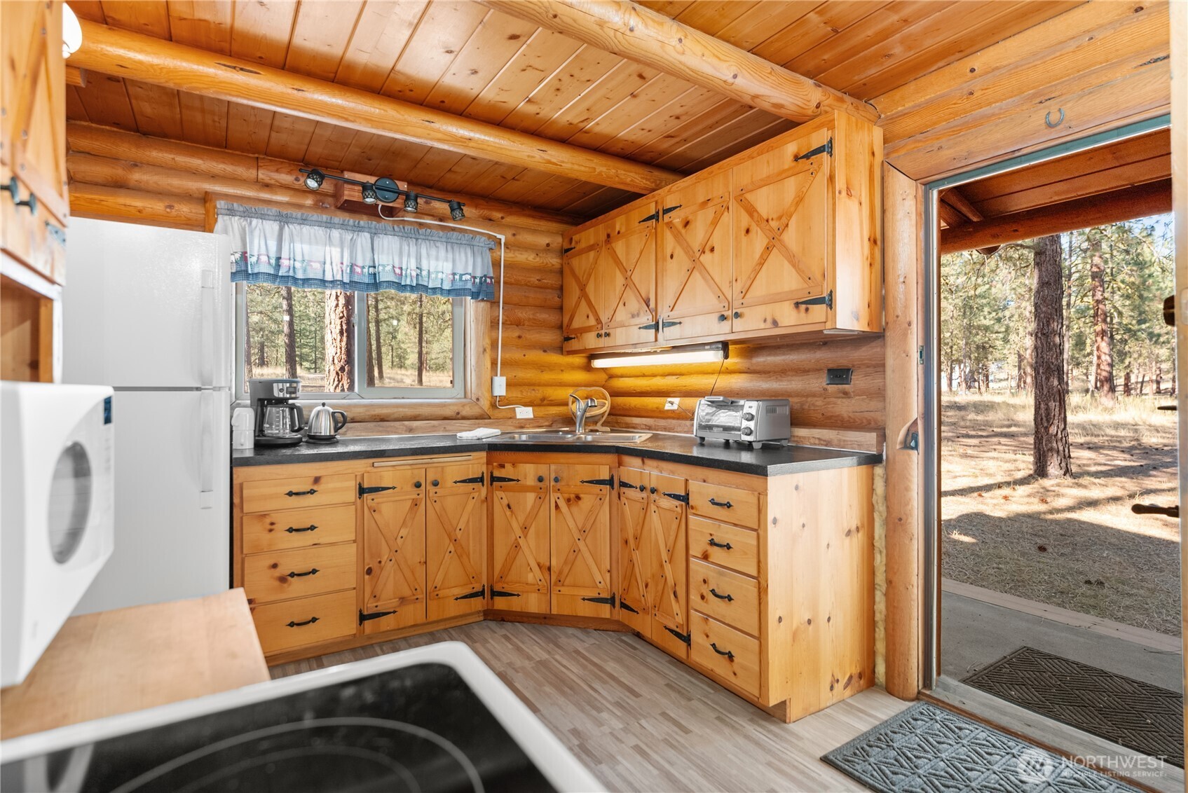 13 Butterweed Road Winthrop, WA 98862 - Photo 5 of 38 Gallery Image 5