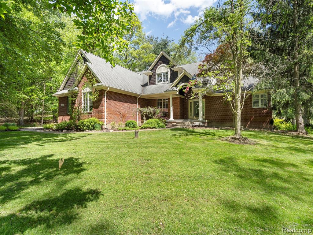 1331 Avon Circle West Rochester Hills, MI 48309 - Photo 7 of 54