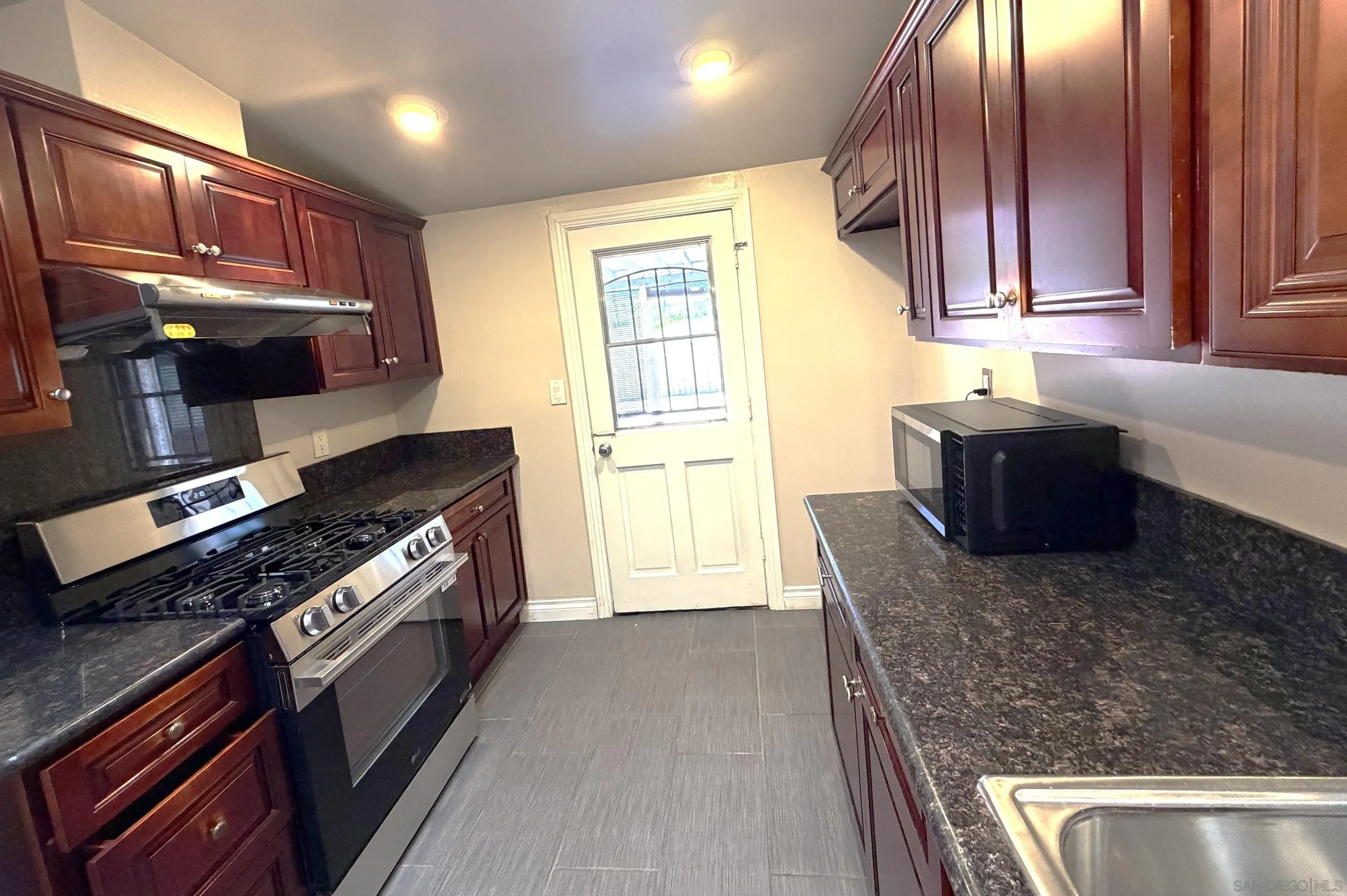 12923 Slack Street Poway, CA 92064 - Photo 9 of 27
