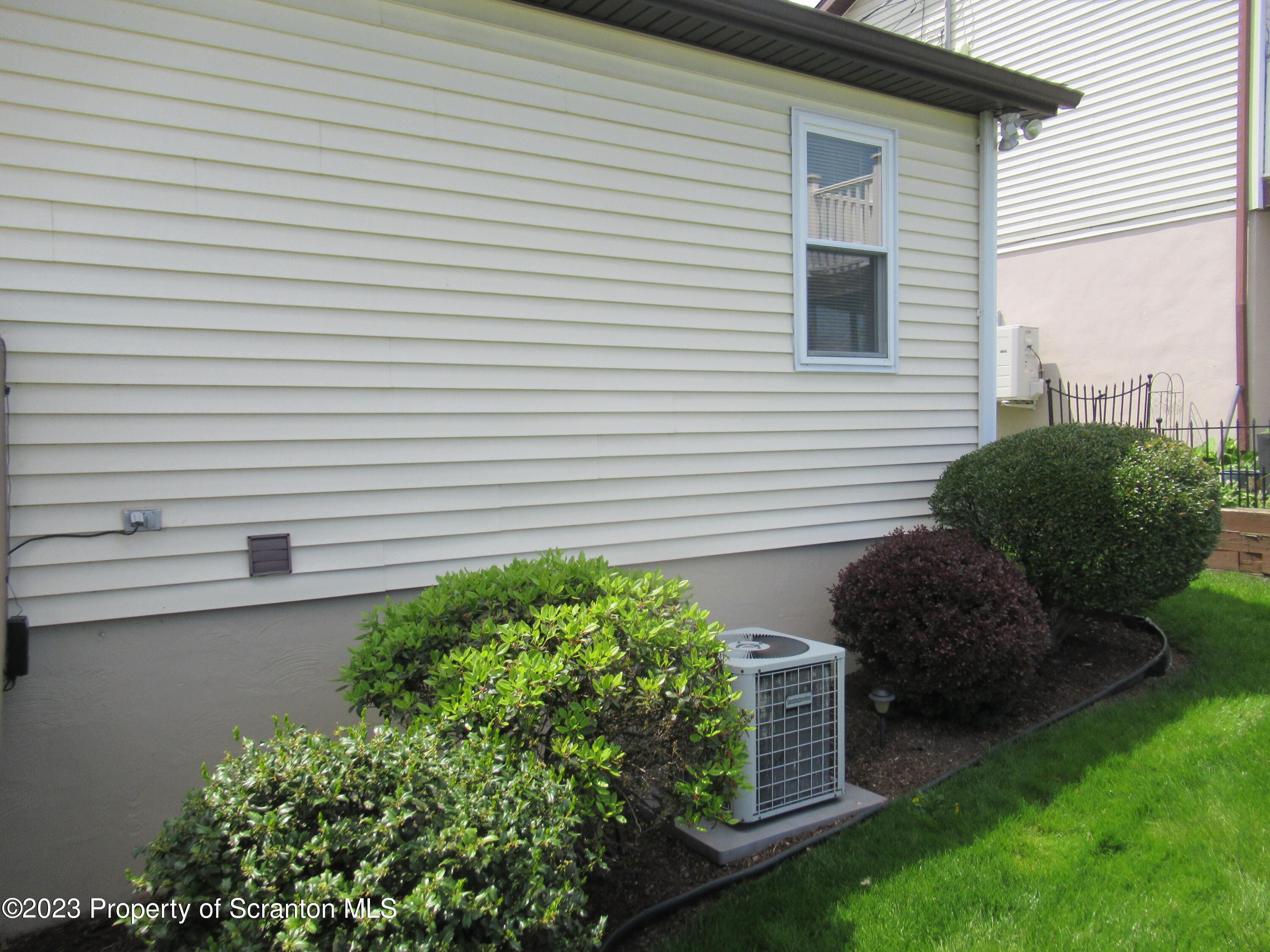 602 Eynon Street Scranton, PA 18504 - Photo 71 of 80 a backyard of a house