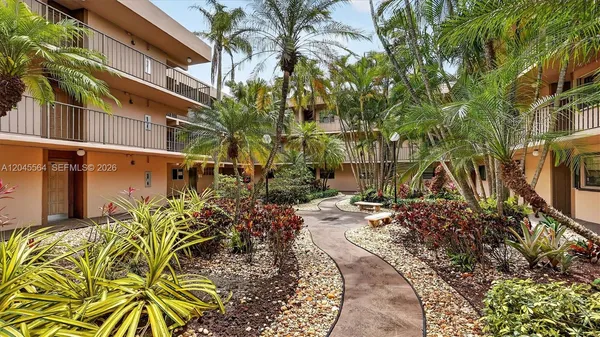 $2,300 | 10975 Southwest 107th Street, Unit 202, Kendall, FL 33176