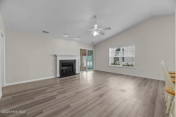 $2,050 | 138 Bermuda View, New Bern, NC 28560