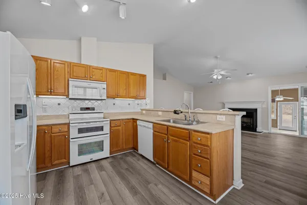 $2,050 | 138 Bermuda View, New Bern, NC 28560