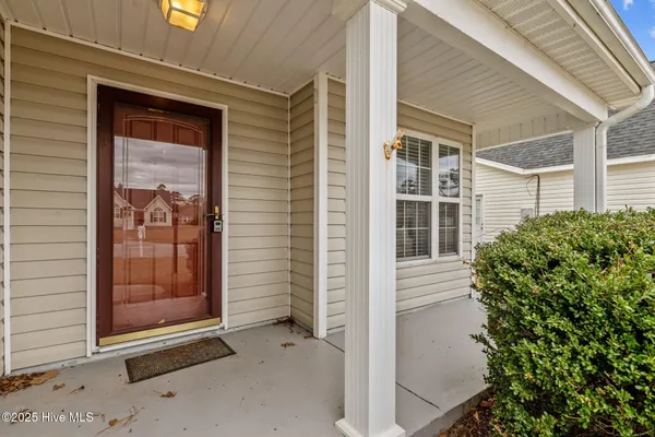 $2,050 | 138 Bermuda View, New Bern, NC 28560