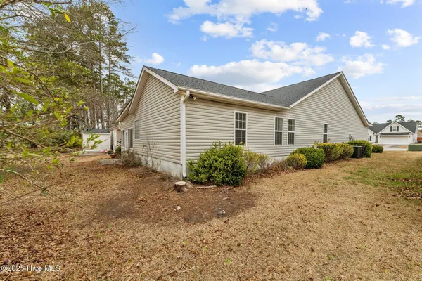 $2,050 | 138 Bermuda View, New Bern, NC 28560