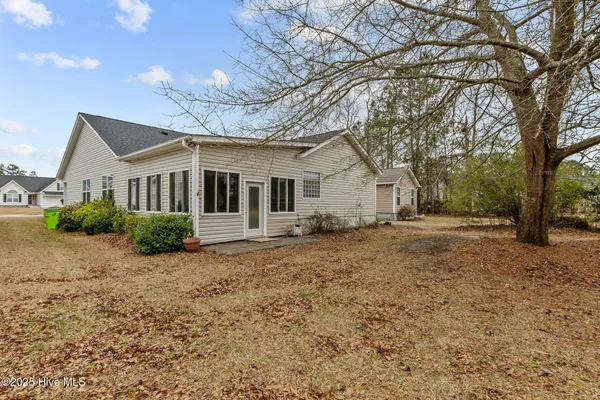 $2,050 | 138 Bermuda View, New Bern, NC 28560