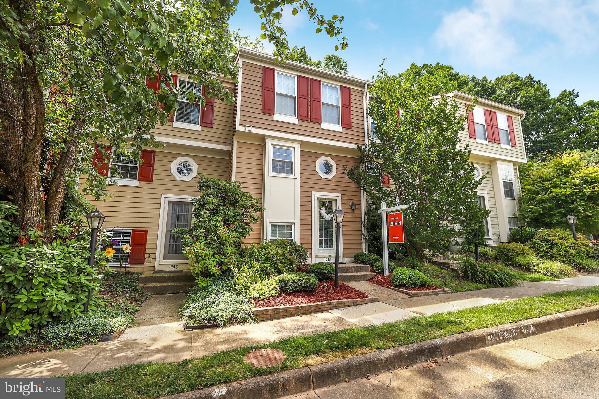 1946 Sagewood Lane Reston, VA 20191 - Photo 2 of 31 Gallery Image 2