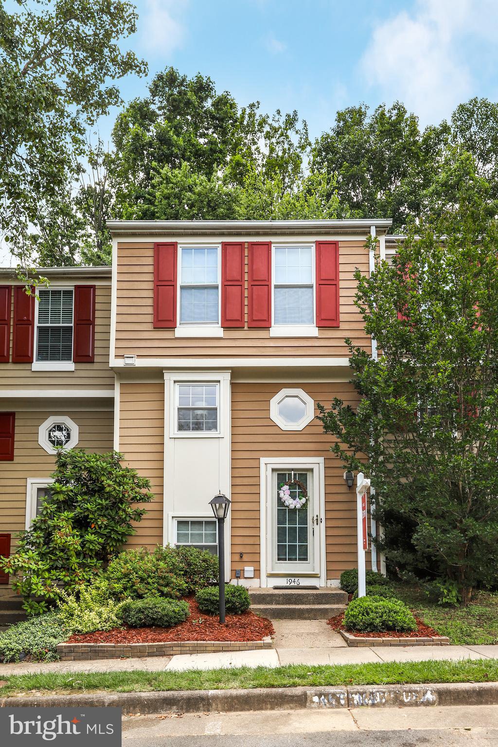1946 Sagewood Lane Reston, VA 20191 - Photo 3 of 31 Gallery Image 3