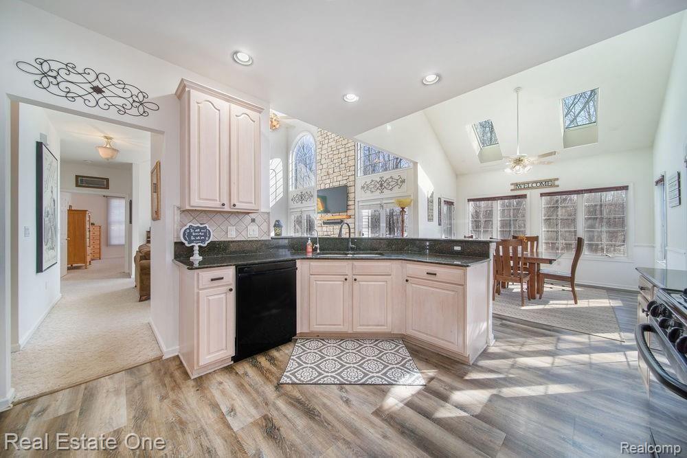 664 Timber Ridge Drive Highland, MI 48357 - Photo 14 of 50 Kitchen View 3