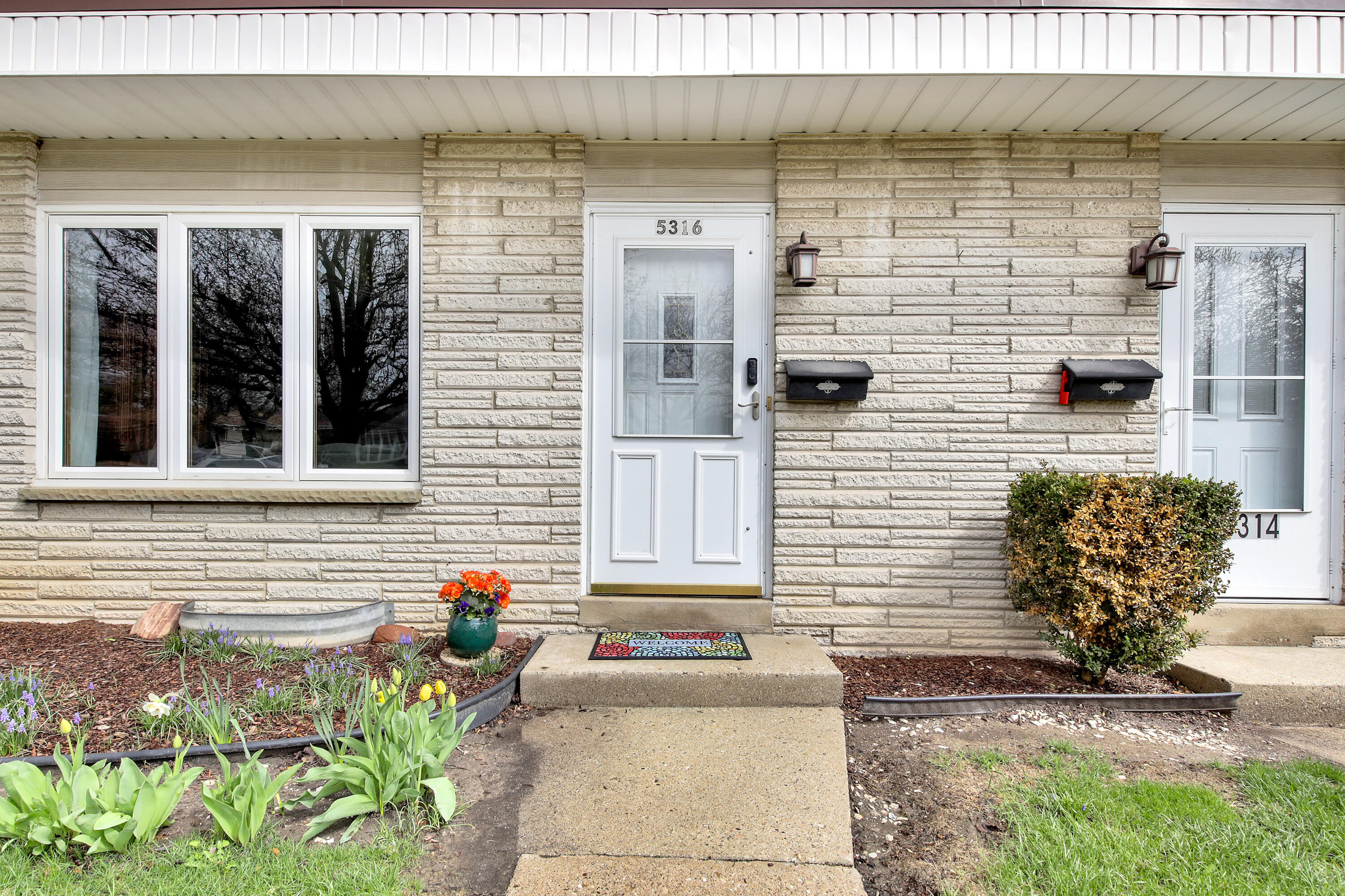 5316 Athens Avenue Racine, WI 53406 - Photo 2 of 23 Front Entrance