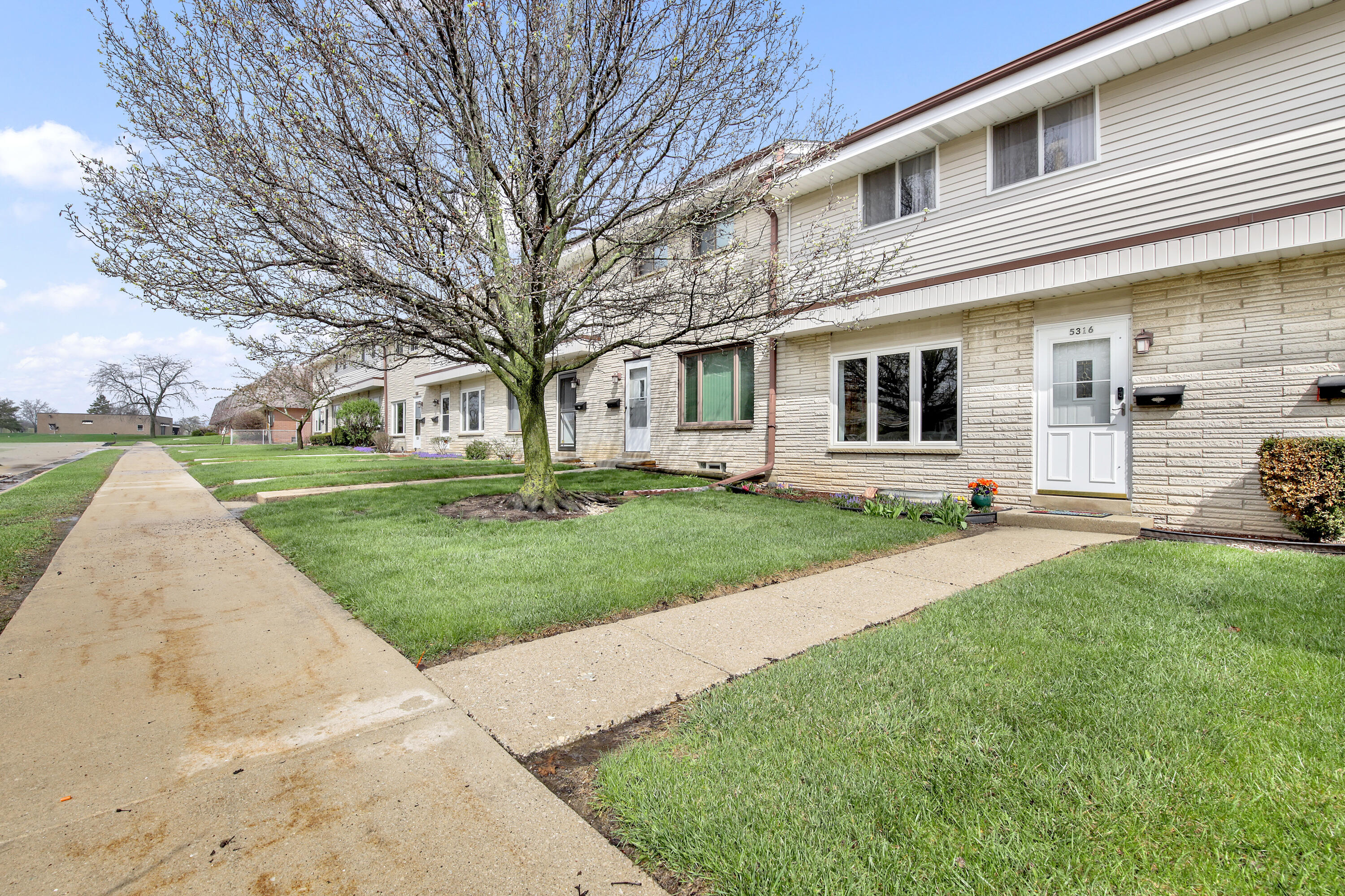 5316 Athens Avenue Racine, WI 53406 - Photo 22 of 23 5316 Athens Ave Sidewalk