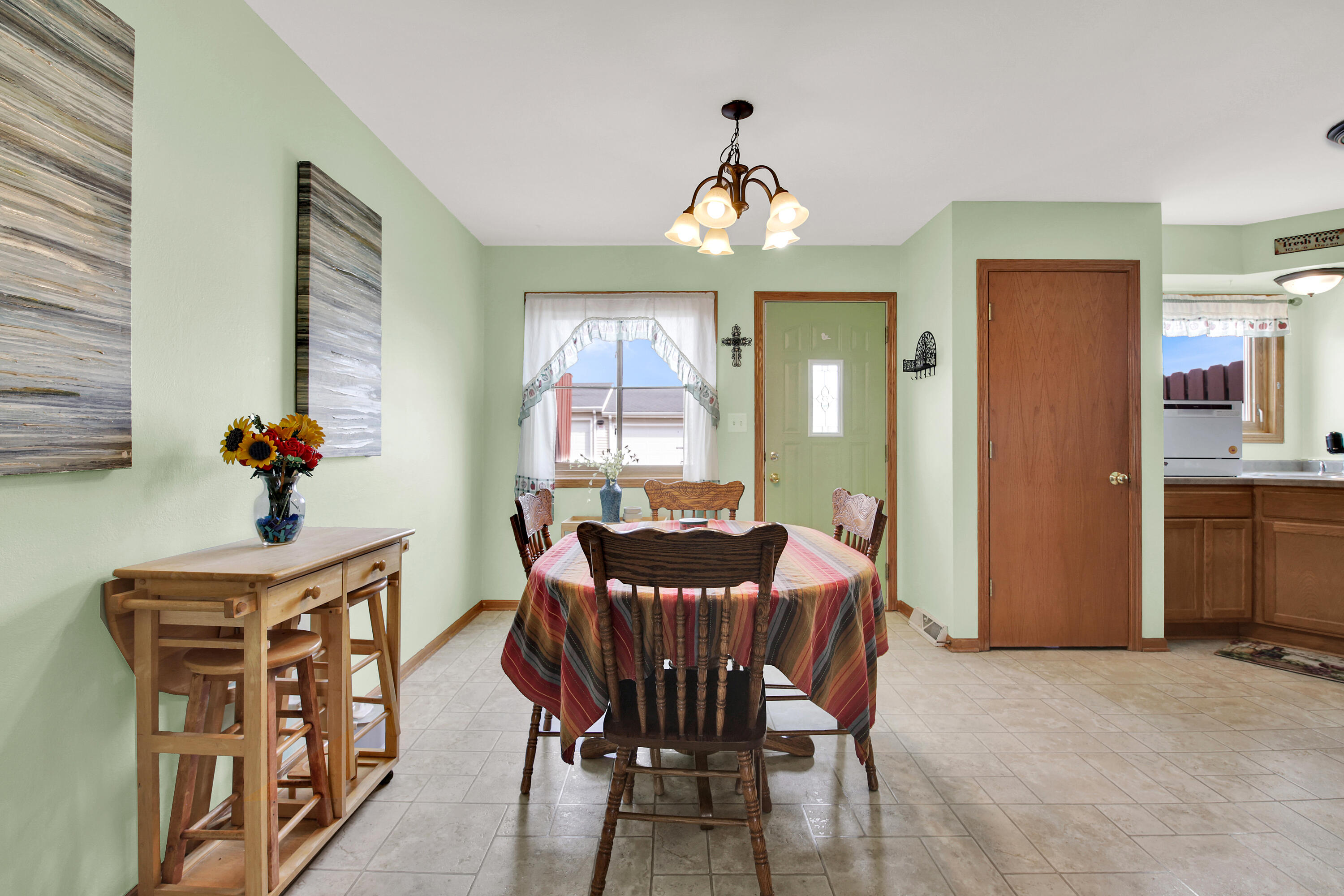 5316 Athens Avenue Racine, WI 53406 - Photo 7 of 23 Dining to Patio