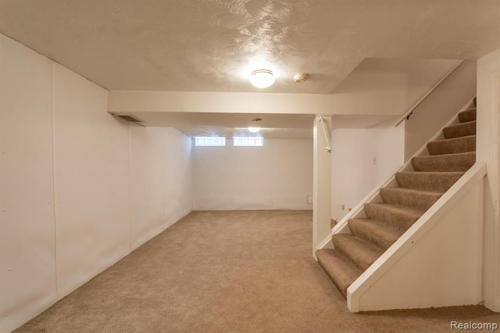 268 McMillan Road Grosse Pointe Farms, MI 48236 - Photo 19 of 25