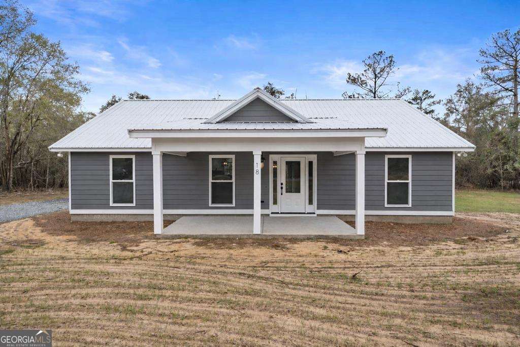 27 Bluegill Road Vienna, GA 31092 - Photo 10 of 68 a front view of a house with a yard