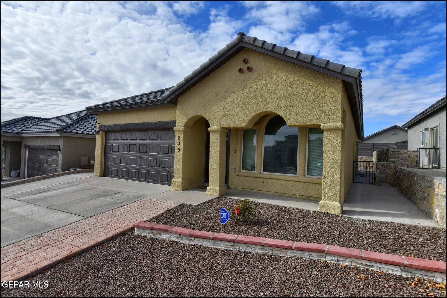 235 Herts Way El Paso, TX 79928 - Photo 2 of 33 20260112222946979419000000-o