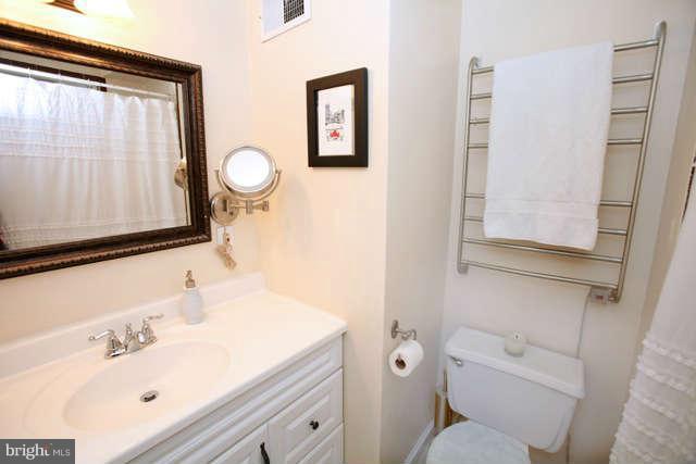 1024 Riverside Avenue Baltimore, MD 21230 - Photo 14 of 25 Bath (Master)