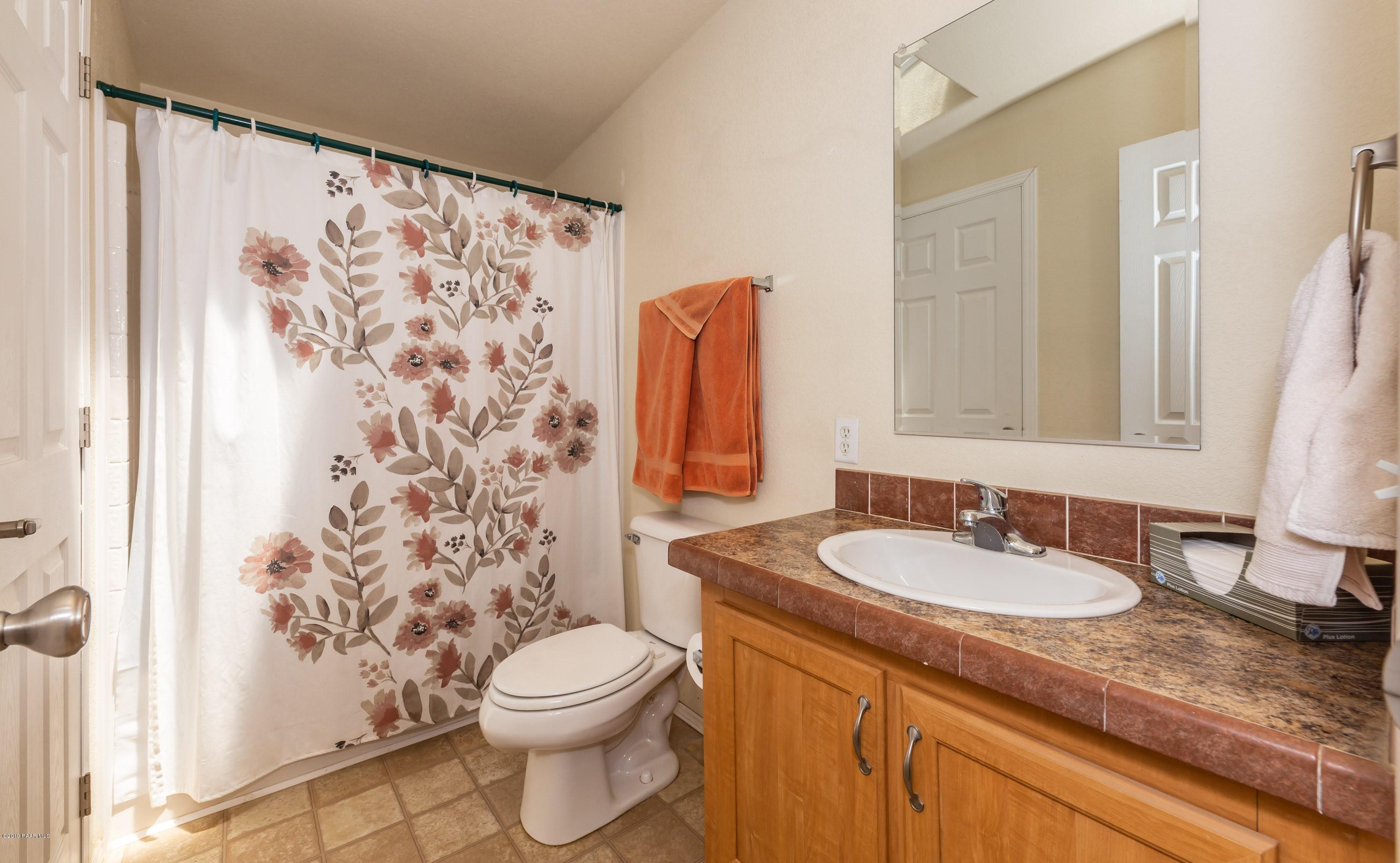 17240 Leprechaun Road Dewey, AZ 86327 - Photo 13 of 18 013_Guest Bathroom