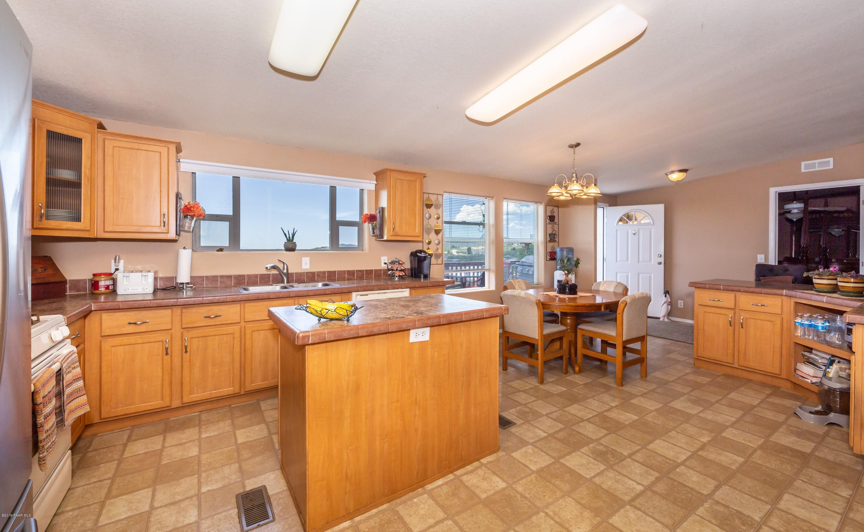 17240 Leprechaun Road Dewey, AZ 86327 - Photo 8 of 18 008_Kitchen And Dining Area