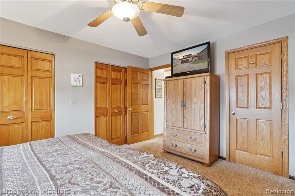 45850 Edgewater Street Chesterfield, MI 48047 - Photo 23 of 61