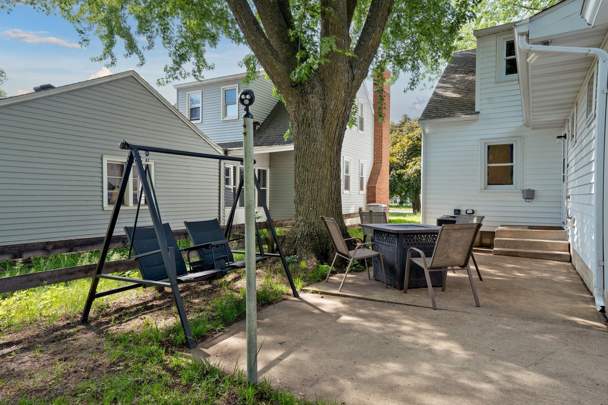 902 11th Avenue Southwest Austin, MN 55912 - Photo 5 of 40