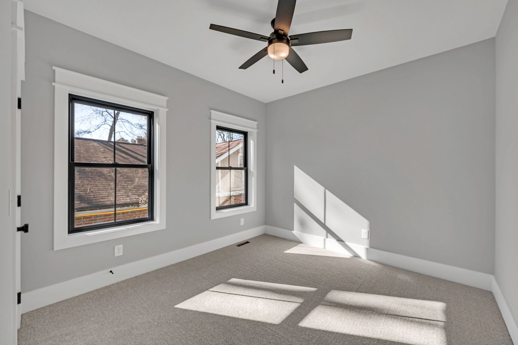 520 North Maple Street, Unit 2 Murfreesboro, TN 37130 - Photo 17 of 34 an empty room with windows and fan
