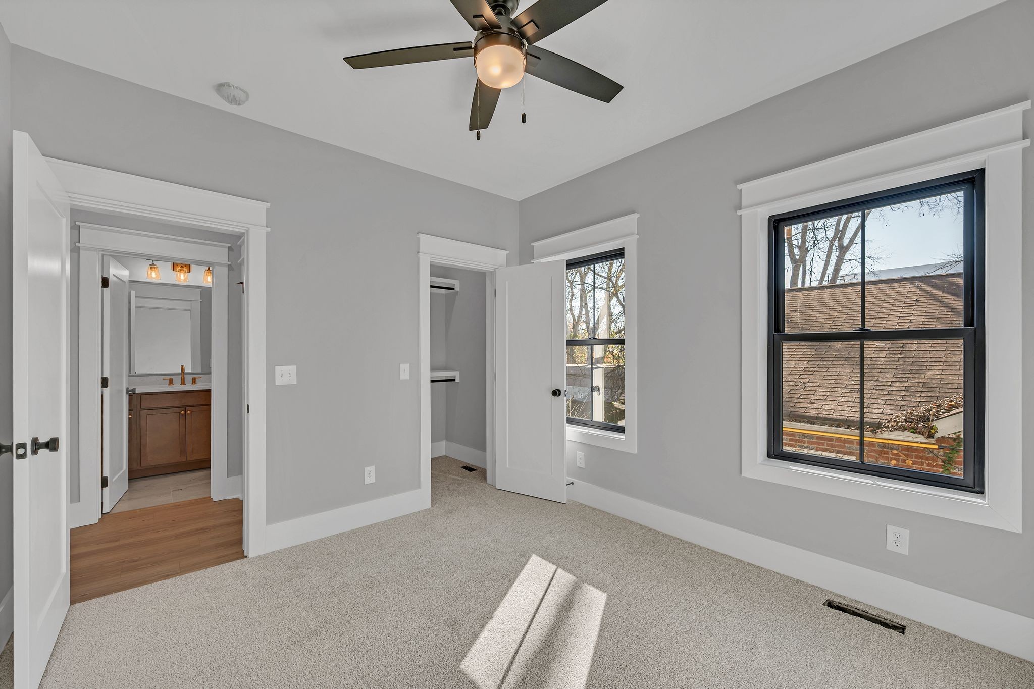 520 North Maple Street, Unit 2 Murfreesboro, TN 37130 - Photo 18 of 34 a view of an empty room with a window